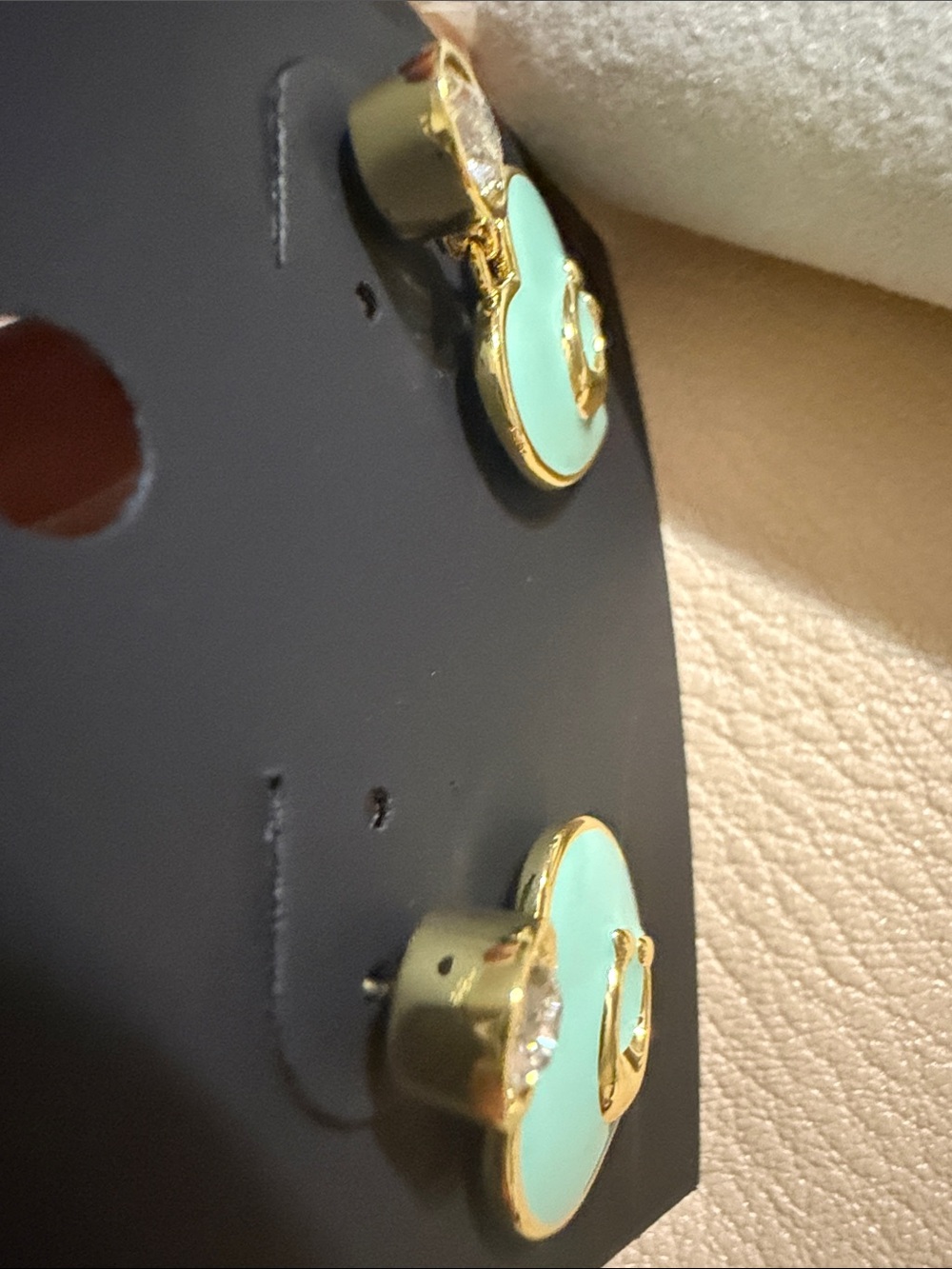 Coach signature heart drop earrings (18) - Picture 3 of 4